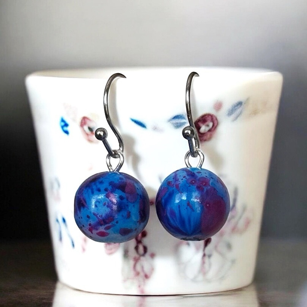 5 For $25💫Funky Blue and Red Splattered Bead Earrings